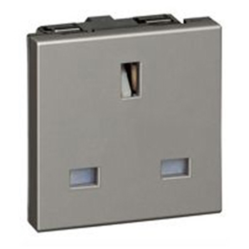 LEGRAND 2P+T 13A SHUTTERED-MG