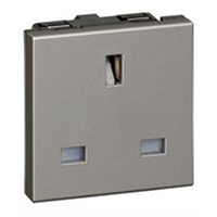 LEGRAND 2P+T 13A SHUTTERED-MG
