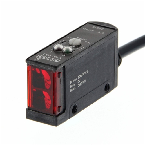OMRON PHOTOELECTRIC SENSOR 300MM DC 3WIRE PNP